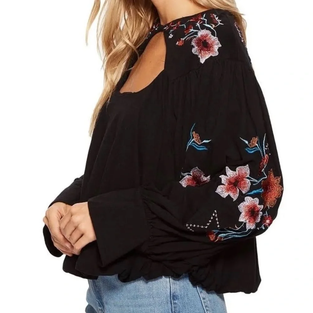 SOLDFree People Floral Embroidered Black Bubble Hem Lita Blouse Open Neck Medium - Picture 3 of 13